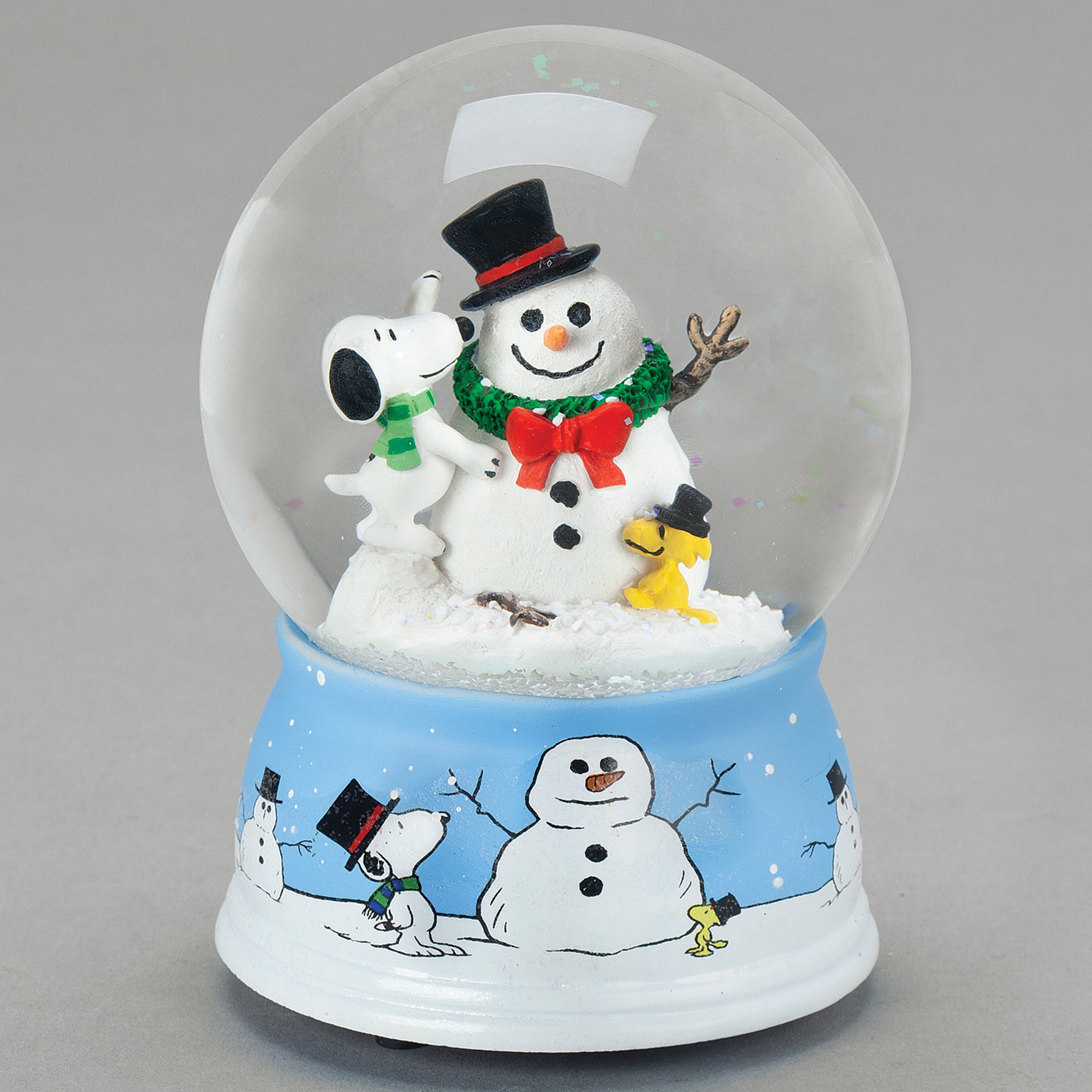 Peanuts Snoopy & Woodstock Building A Snowman Glitterdome - "O Christmas Tree" Tune