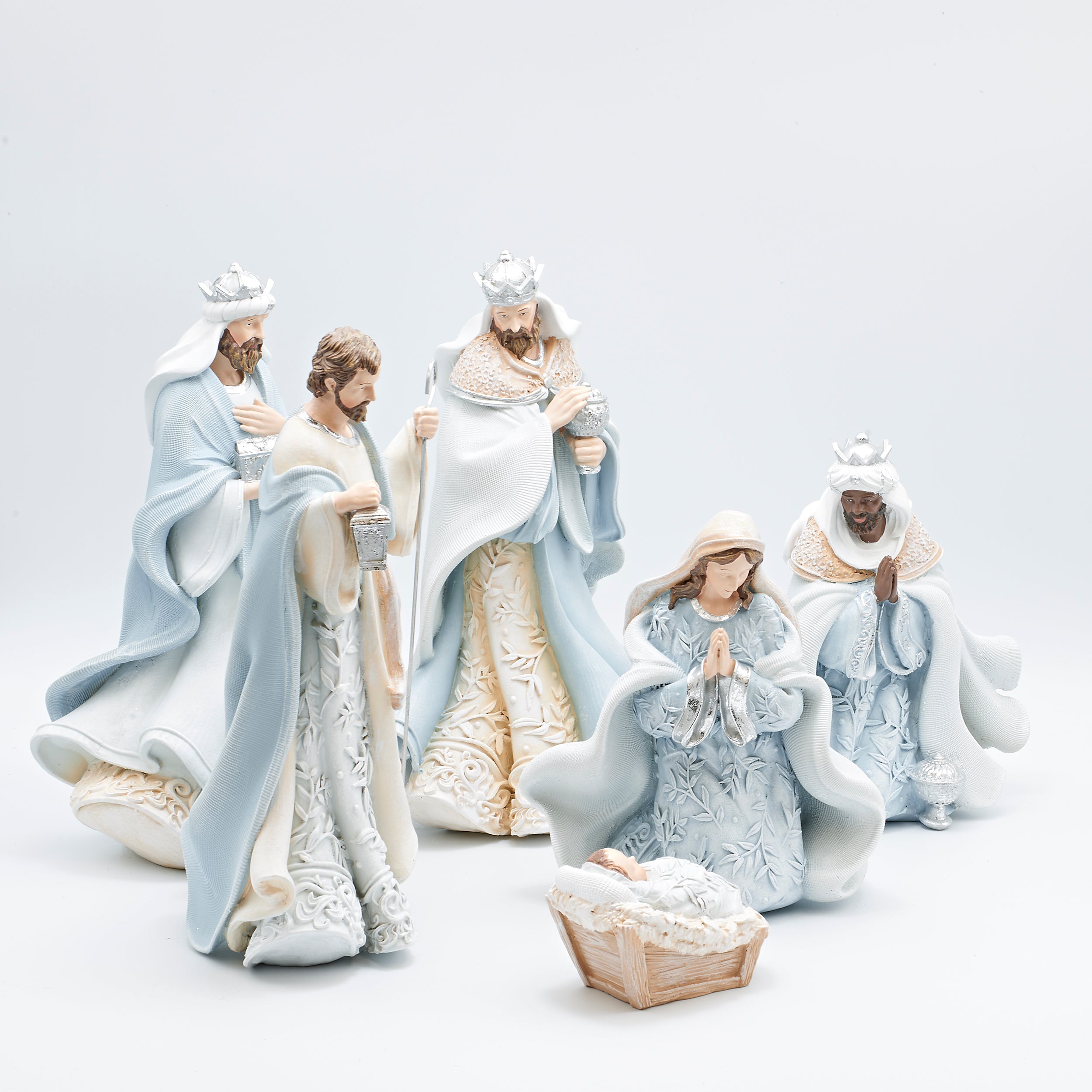 Nativity Set with Leaf Pattern & Blue Gowns Set