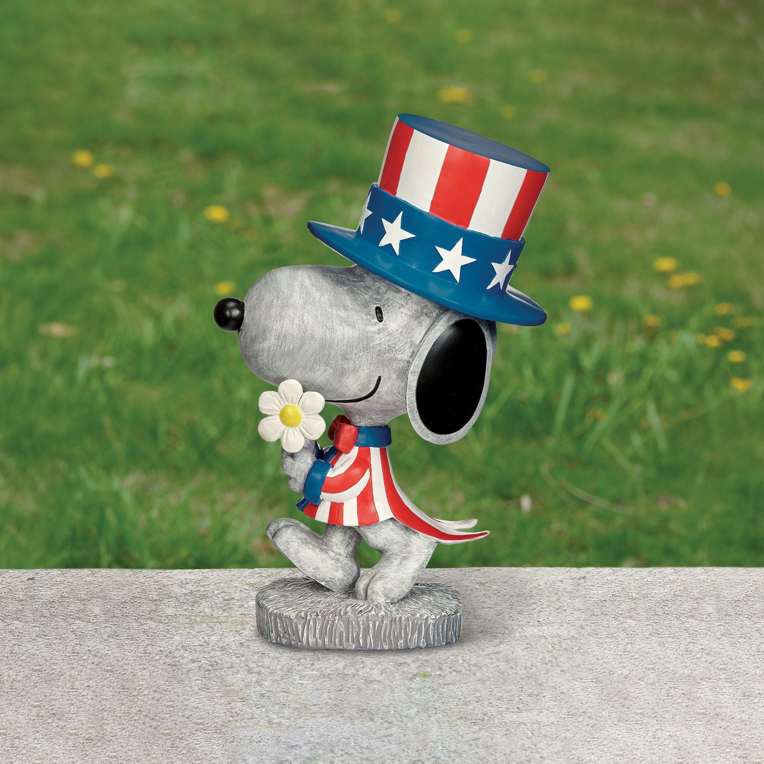 Peanuts Patriotic Snoopy Statue