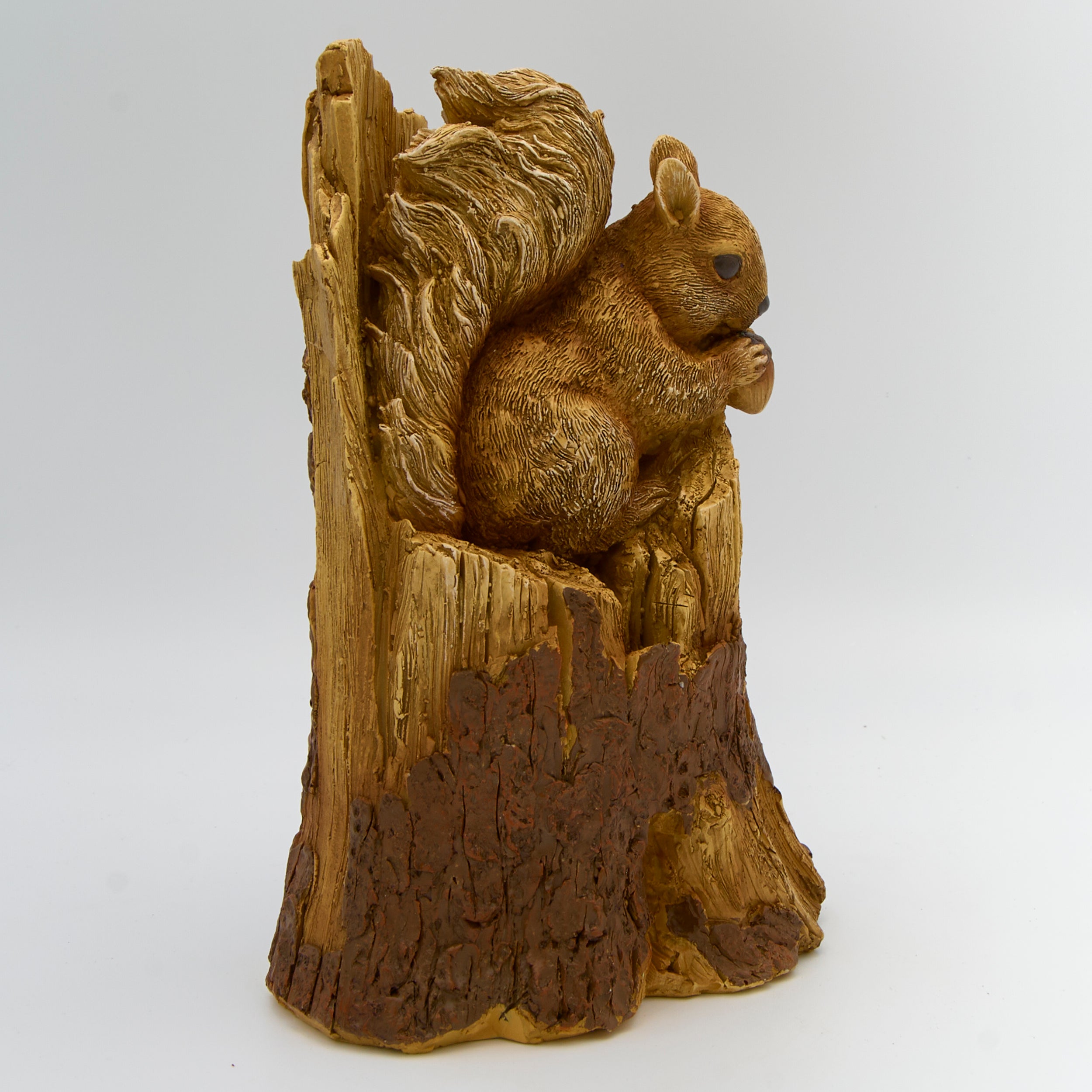 Squirrel in Tree Trunk Garden Statue – Timber Tails Collection