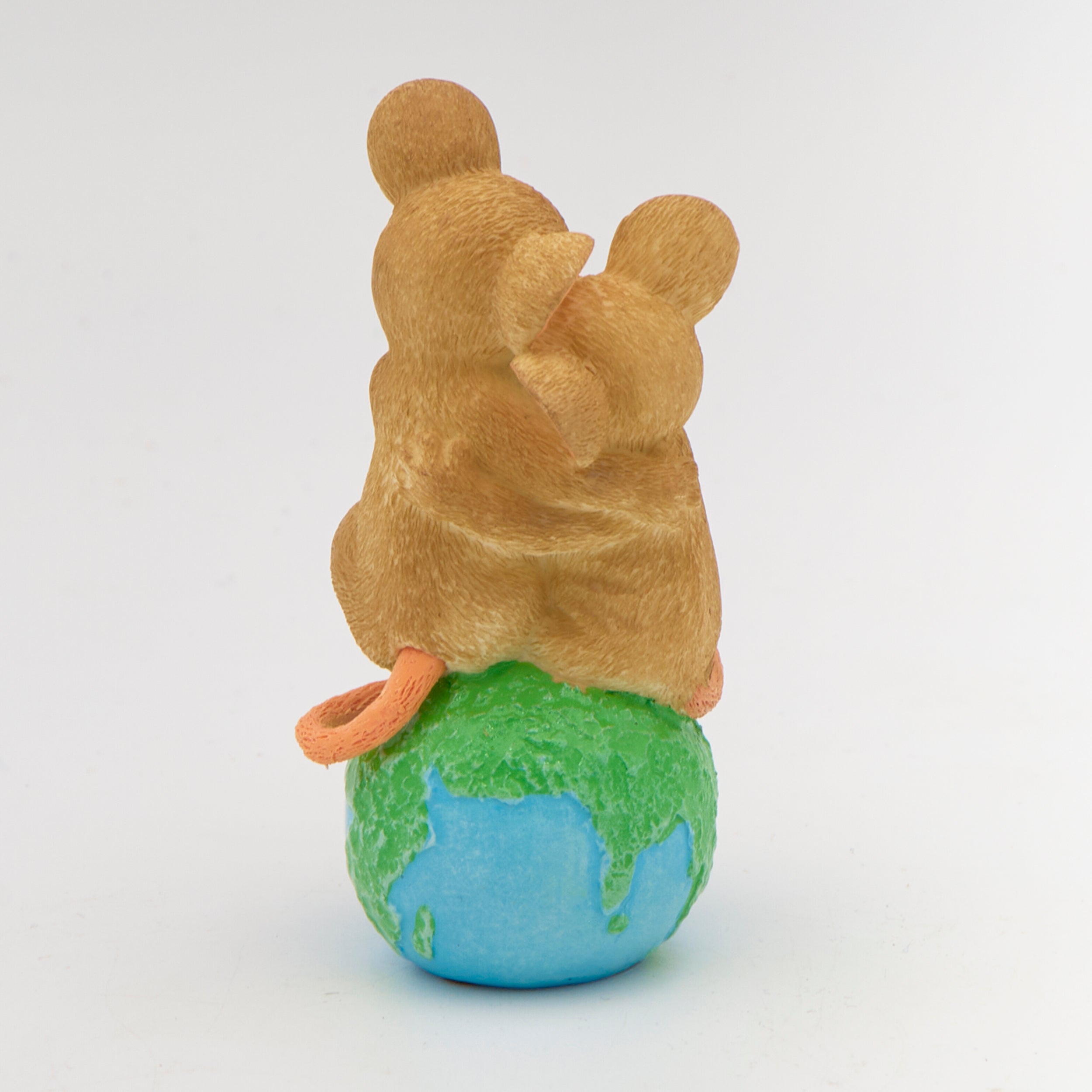 Charming Tails Peace on Earth Figure