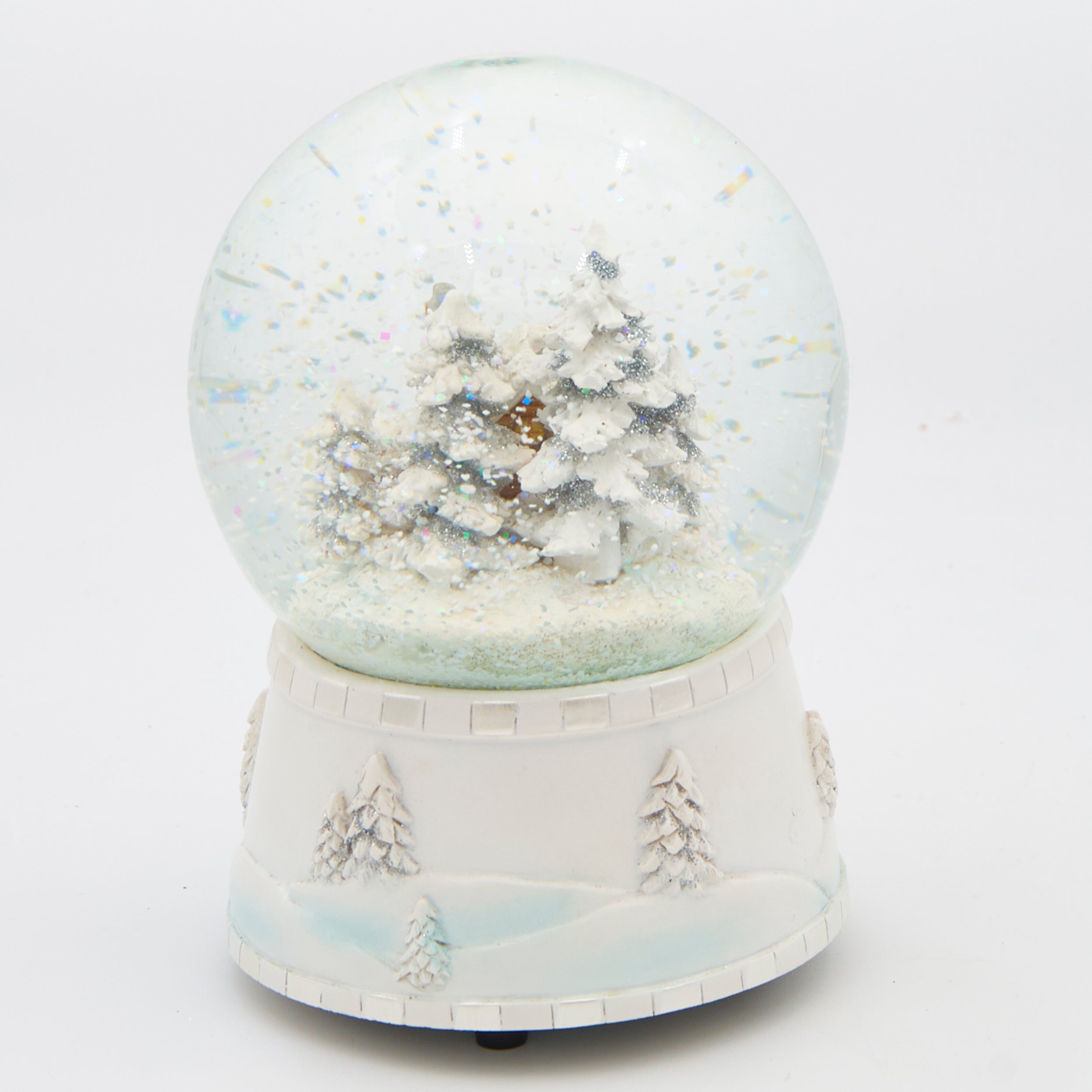 Glitterdome Musical with White Cabin & Silver Trees – "We Wish You a Merry Christmas" Tune