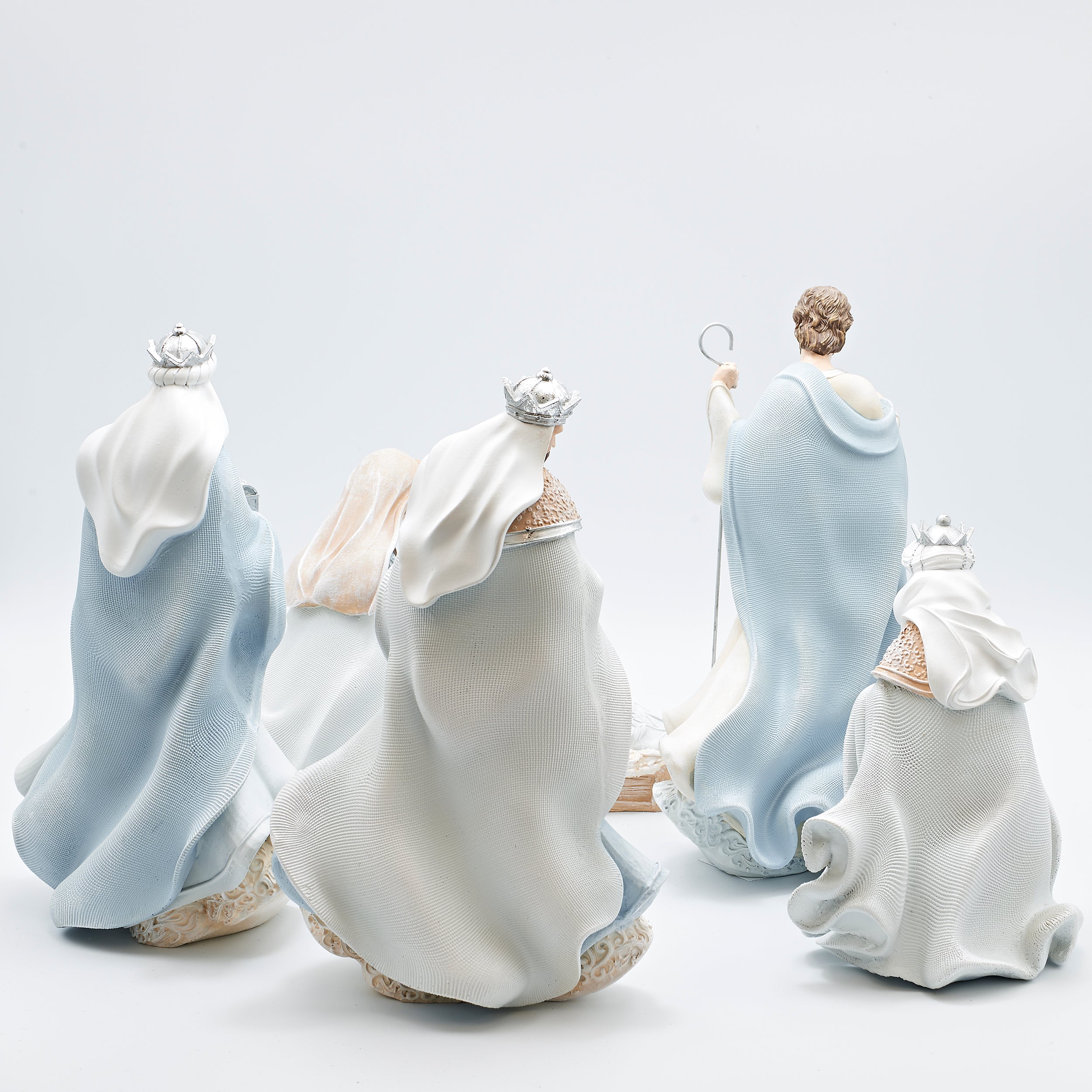 Nativity Set with Leaf Pattern & Blue Gowns Set