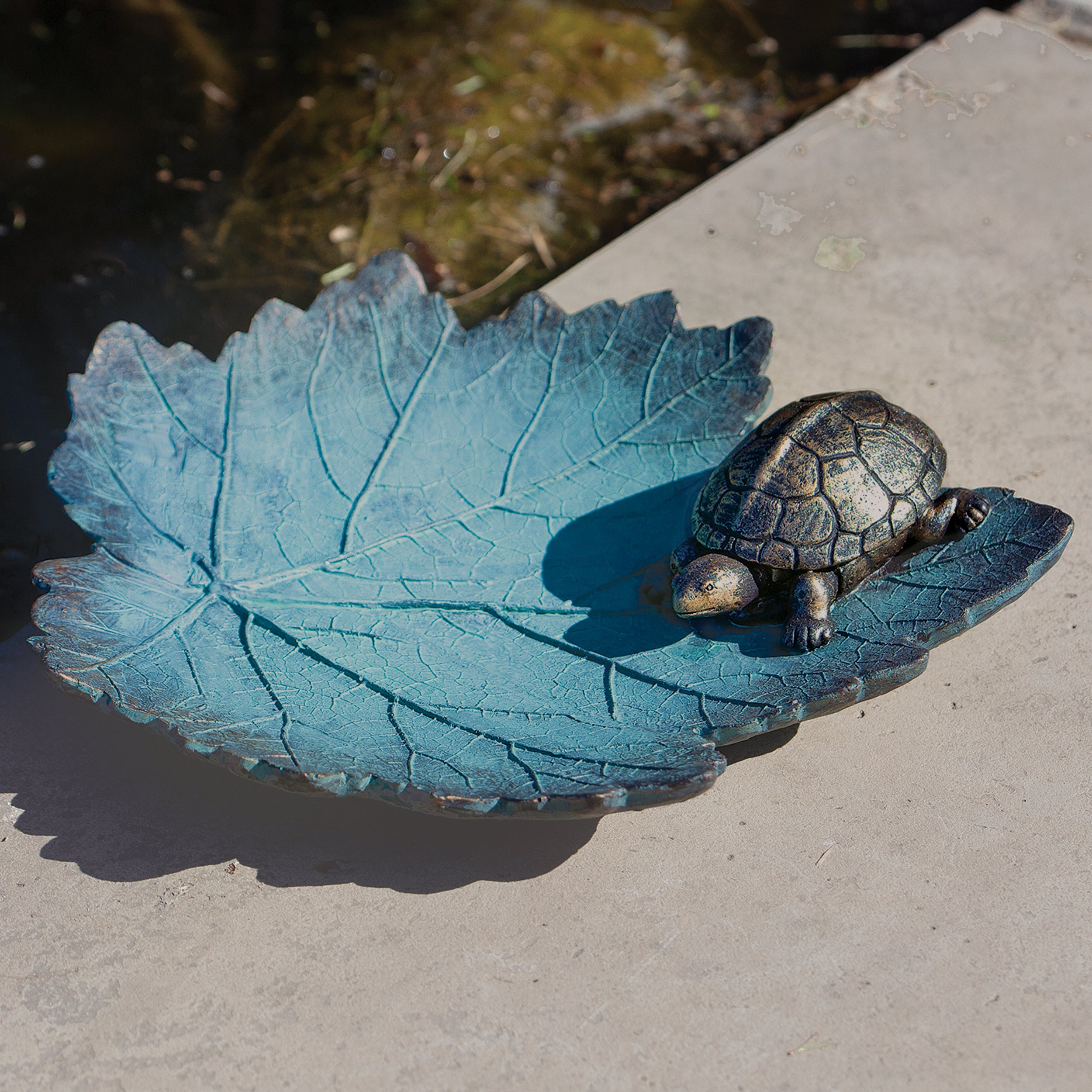 Turtle on Leaf Resin Bird Feeder Dish