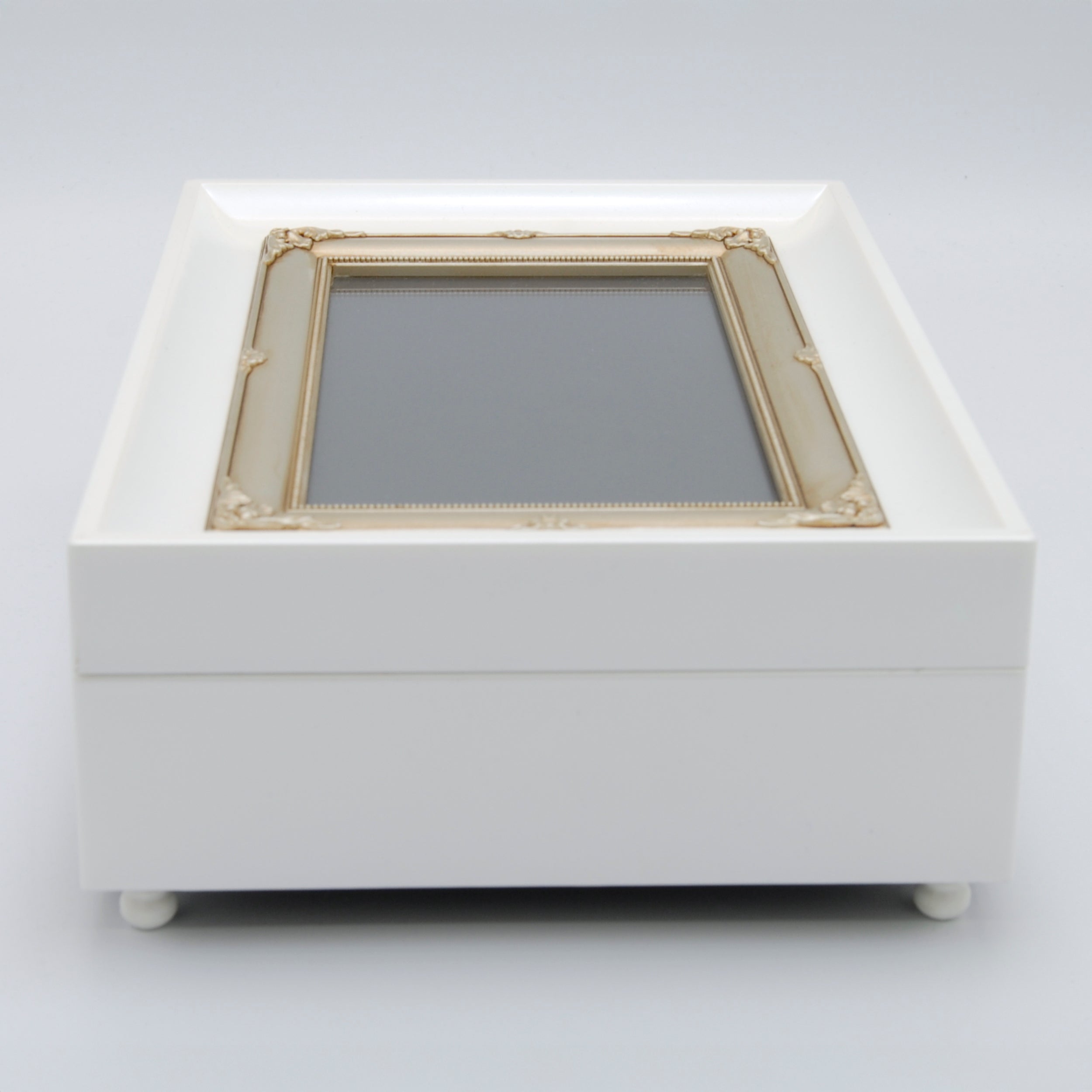 50th Anniversary White Music Box – "Clair de Lune"